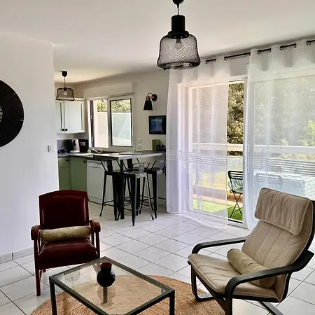 à Avec Balcon, à Proximité * Pornic