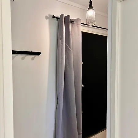 à Avec Balcon, à Proximité *